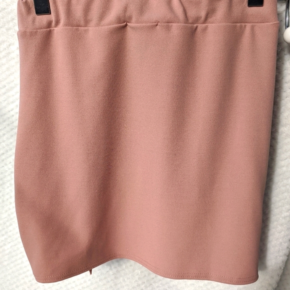 NWT PRETTY LITTLE THING Woman's size 12 Dusty Pink Lace Up Mini Skirt - Picture 7 of 10